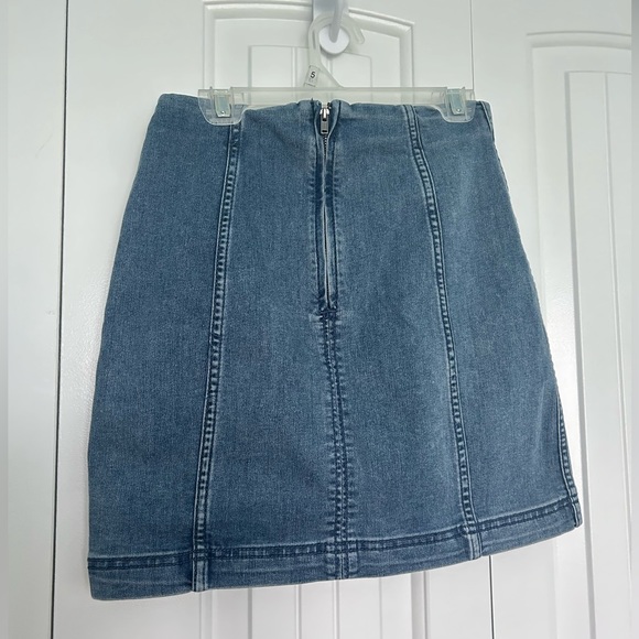 Free People Modern Femme Denim Mini Skirt Size 2 - Picture 4 of 6